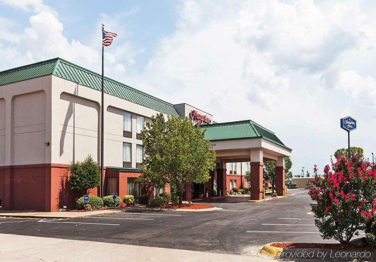 6-conway, Ar Hotel